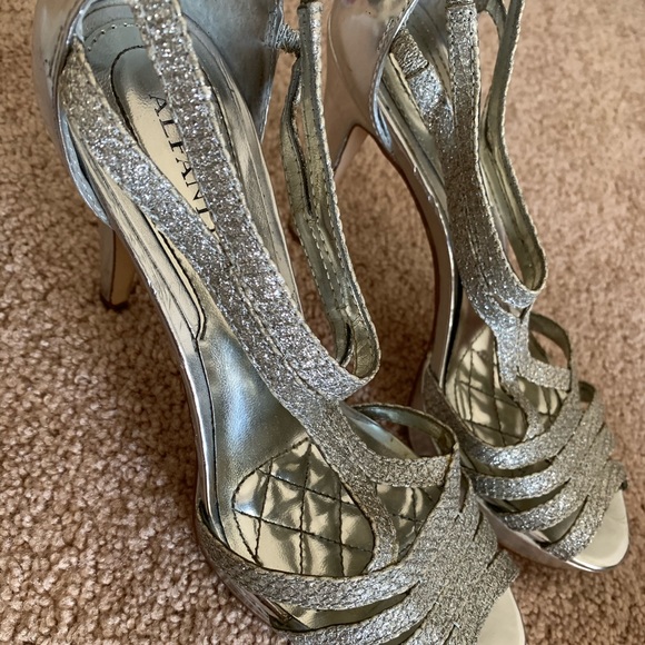 Heels size 7 - Picture 5 of 5